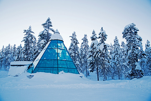 Kakslauttanen glass teepee