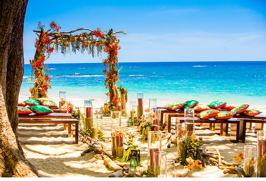 costa_rica_colorful_luxury_wedding_four_seasons_styled_beach_tropical_v215_om_3a